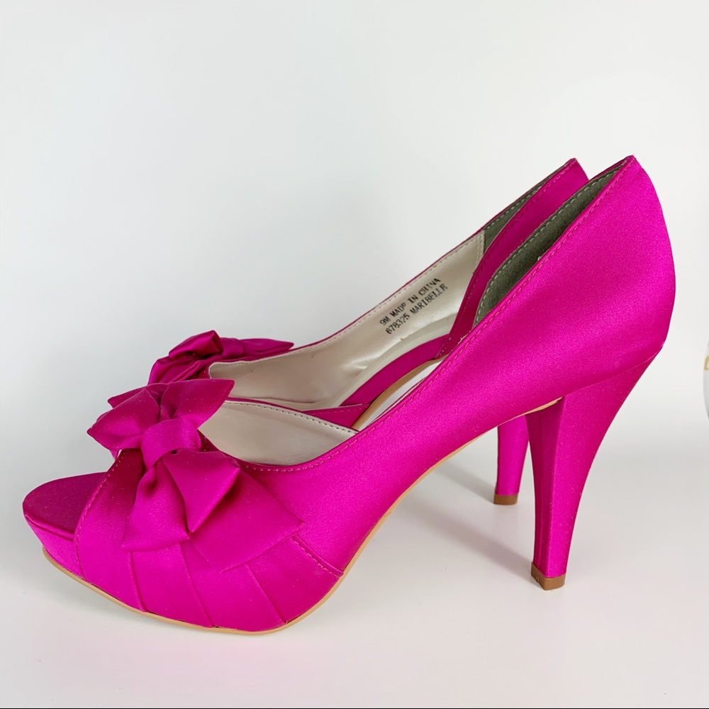 *SOLD*David's Bridal Maribelle Satin Pumps SZ1-779 - Picture 4 of 9
